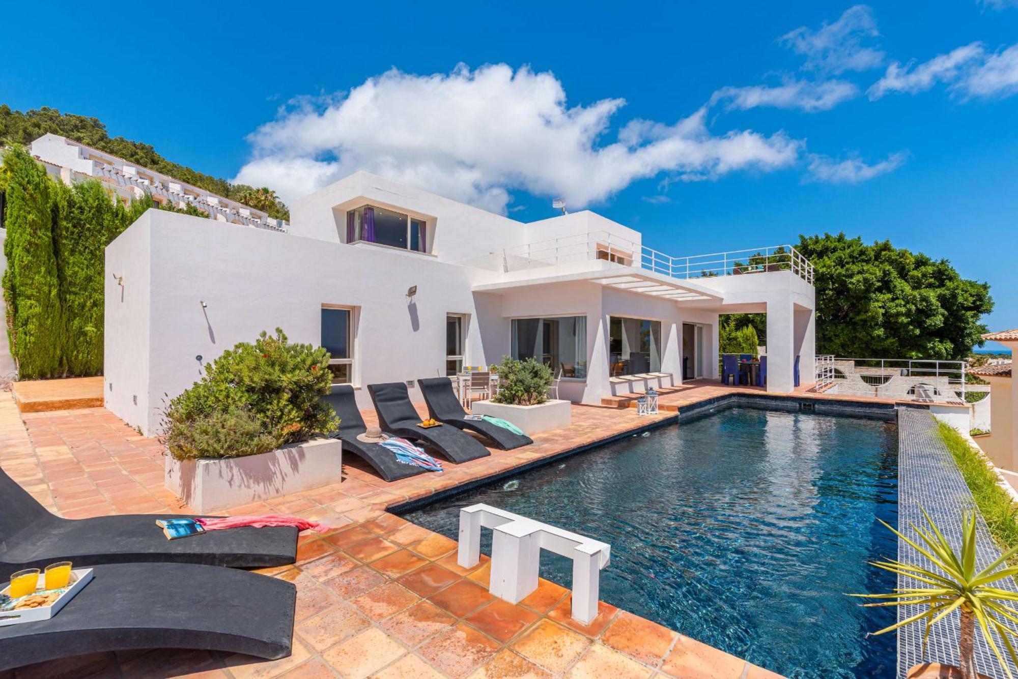 Moderna - Plusholidays Calp