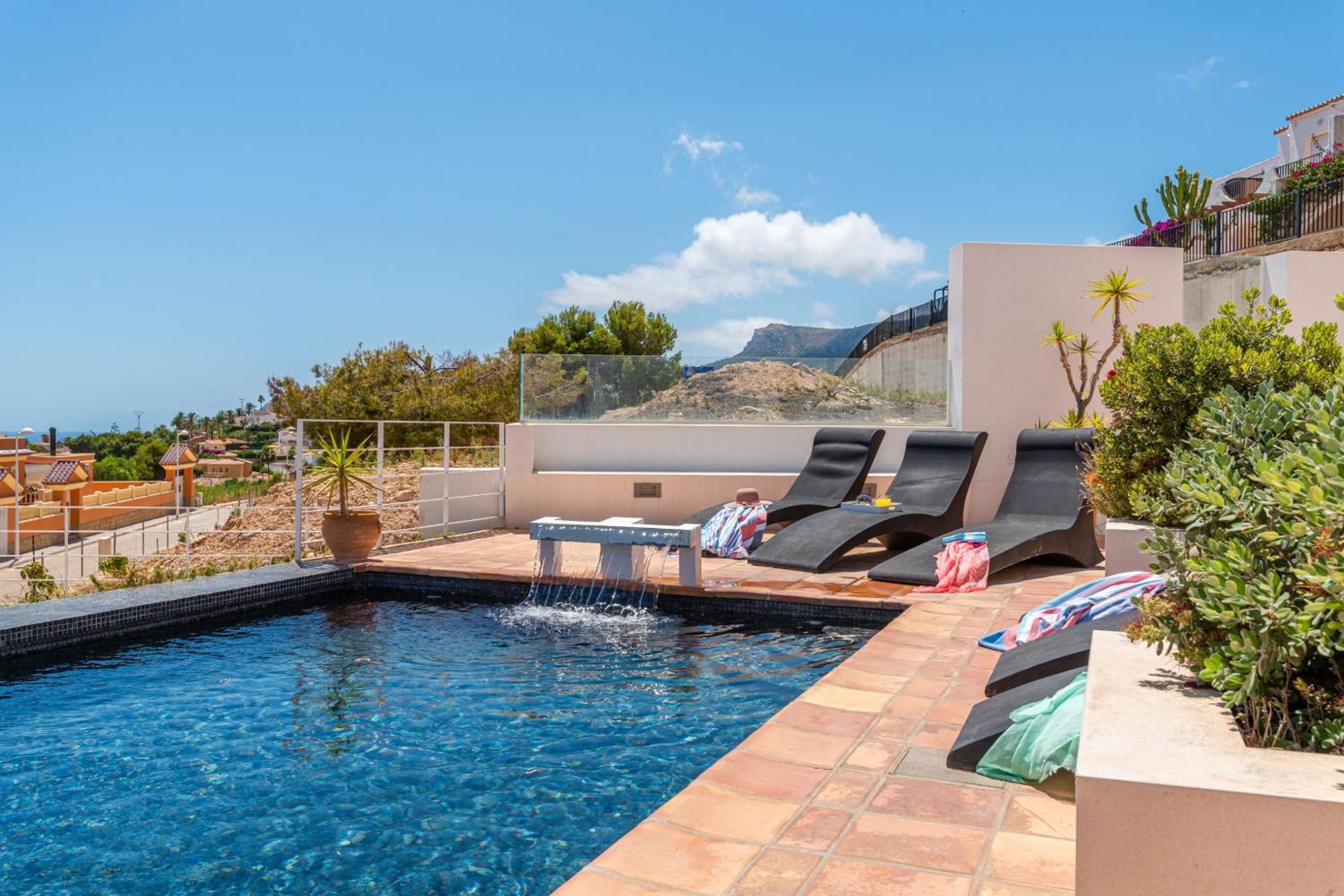 Moderna - Plusholidays * Calp