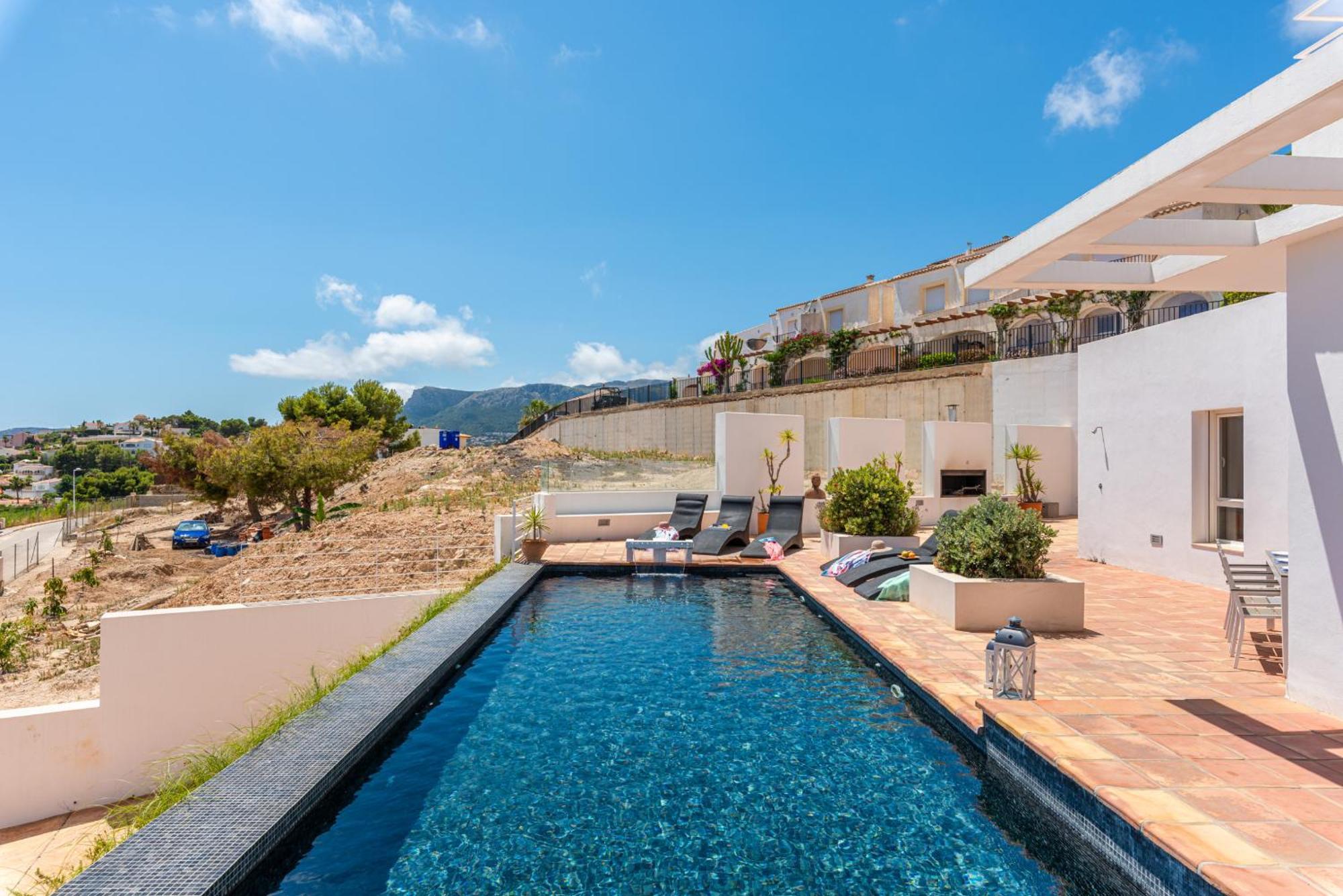 Moderna - Plusholidays * Calp